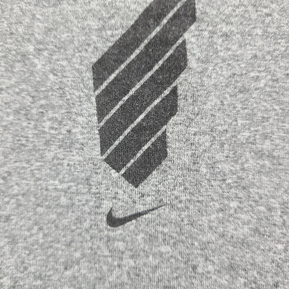 NIKE Dri Fit Reflective We Run 1/4 Zip Gray Jacket Size Medium - Picture 8 of 10